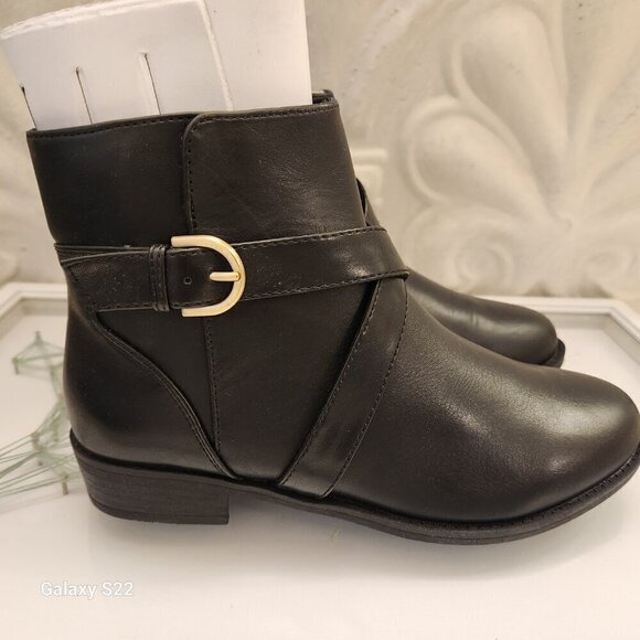 ROCKPORT "Vicky" Womens Leather Criss-Cross Ankle Boots. NIB. Size 6 - Picture 3 of 13